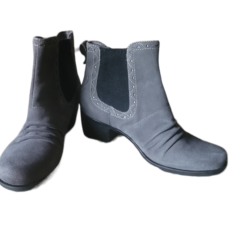 Earth Shoes Denali Aspect Women's Low Chelsea suede leather Boot woman's 9.5